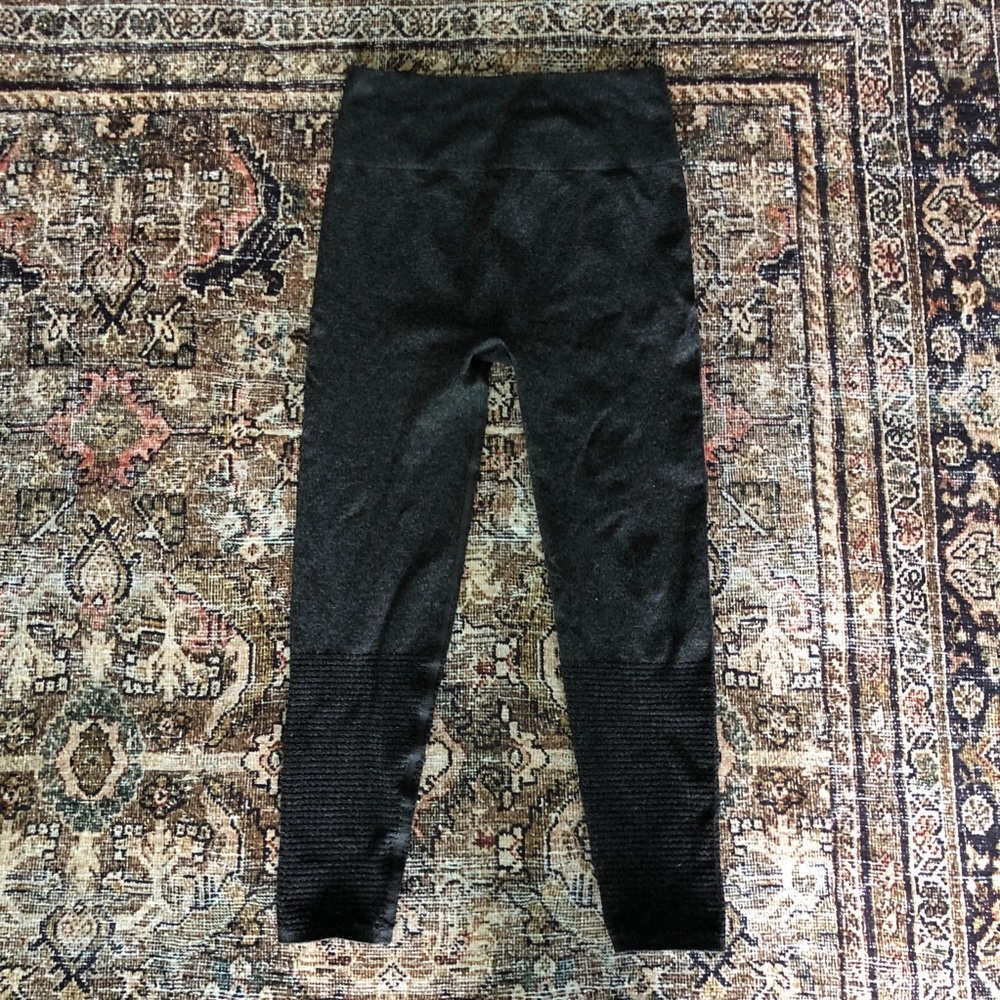 fabletics dark heather grey cropped leggings